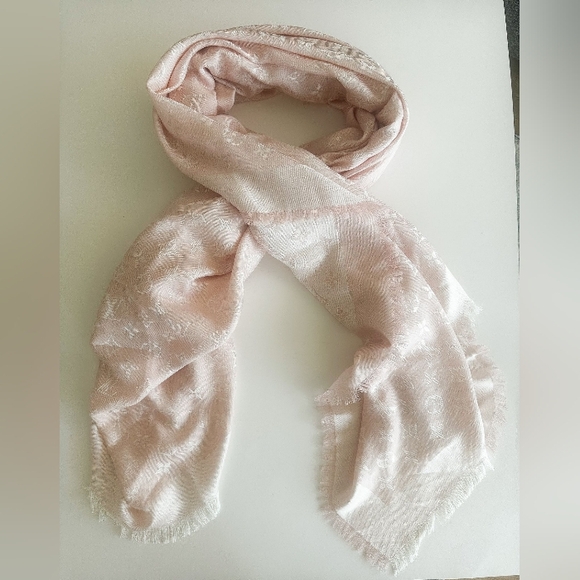 NWT LOUIS VUITTON Monogram Denim Classic Shawl Rose - Picture 4 of 9